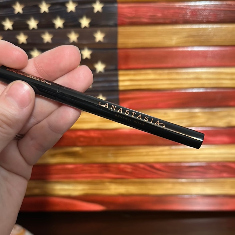 Anastasia Beverly Hills soft brown Brow Pen - Picture 5 of 5